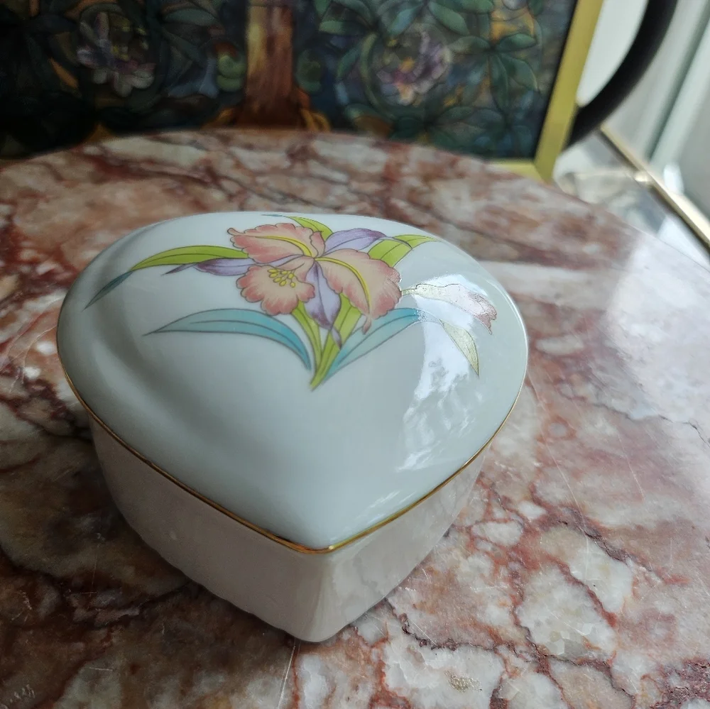 Vintage Otagiri Orchid Mist Porcelain Trinket Box